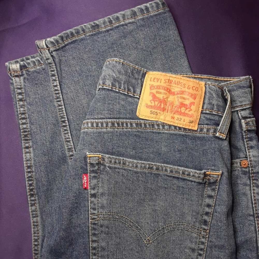 32/30 Levi's 505 Straight Leg Jeans